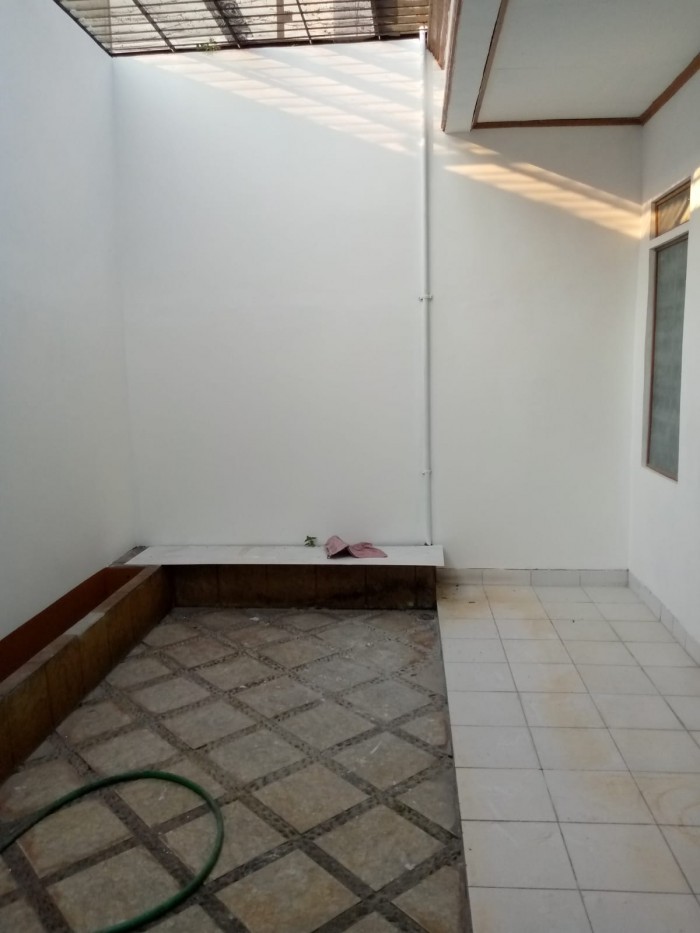 Rumah Disewakan Semi Furnished di Taman Napoli Lippo Cikarang